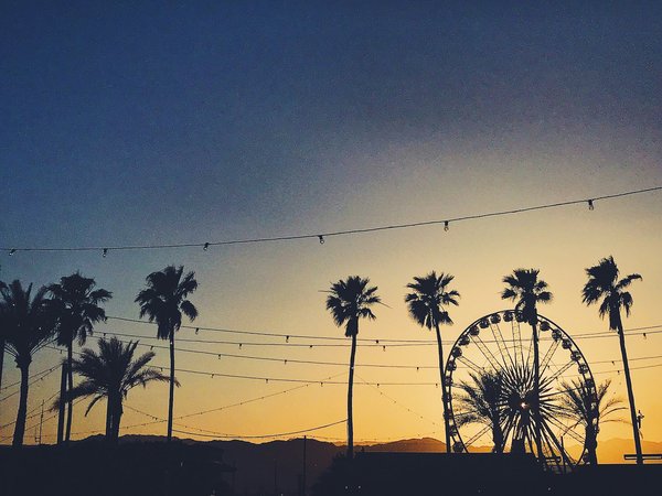 Location déco Coachella : Créez l'ambiance de festival chez vous